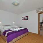 شقة Ratko